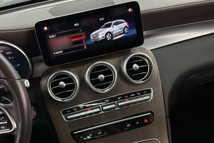 Used Mercedes-Benz GLC 2022 Facelift GLC 260 L 4MATIC Luxury Edition Interior 7