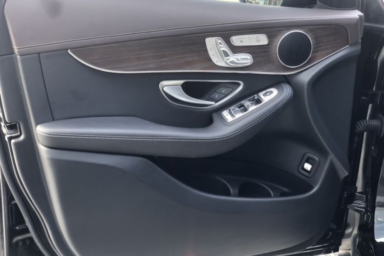 Used Mercedes-Benz GLC 2022 Second Facelift GLC 260 L 4MATIC Luxury Edition Interior 7