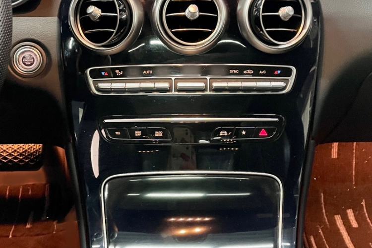 Used Mercedes-Benz GLC 2022 Second Facelift GLC 260 L 4MATIC Dynamic Edition Interior 7