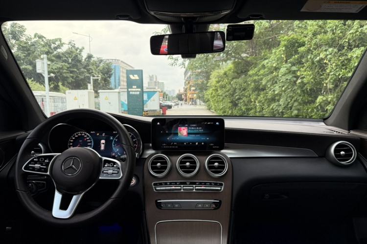 Used Mercedes-Benz GLC 2022 Facelift GLC 260 L 4MATIC Luxury Edition Interior 8