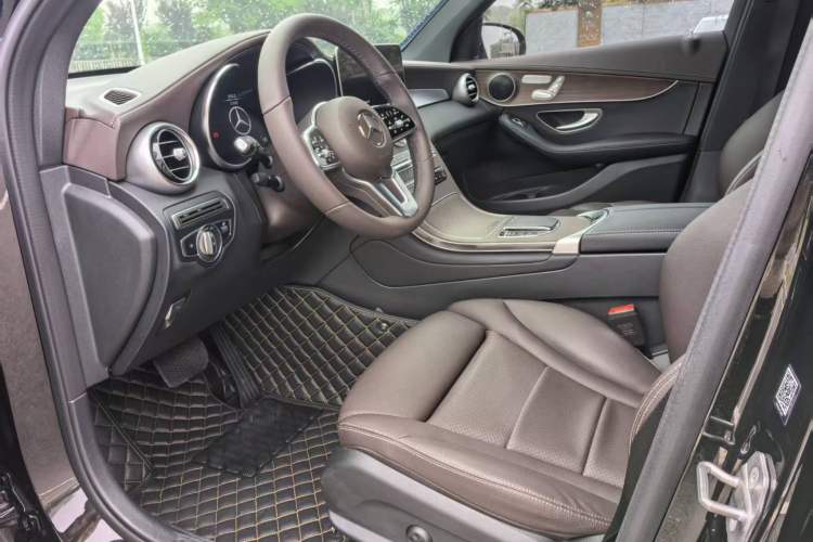 Used Mercedes-Benz GLC 2022 Second Facelift GLC 260 L 4MATIC Luxury Edition Interior 8