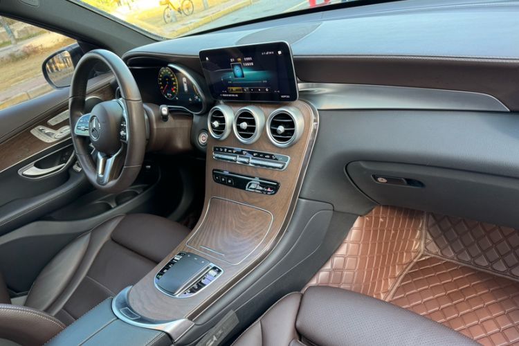 Used Mercedes-Benz GLC 2022 Refreshed GLC 300 L 4MATIC Dynamic Edition Prestige Version Interior 8