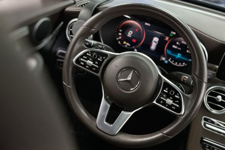 Used Mercedes-Benz GLC 2022 Facelift GLC 260 L 4MATIC Luxury Edition Interior 8