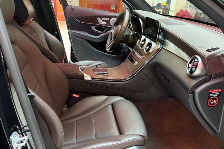 Used Mercedes-Benz GLC 2022 Refreshed GLC 300 L 4MATIC Dynamic Edition Prestige Version Interior 8