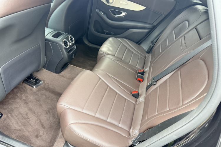 Used Mercedes-Benz GLC 2022 Second Facelift GLC 260 L 4MATIC Dynamic Edition Interior 8