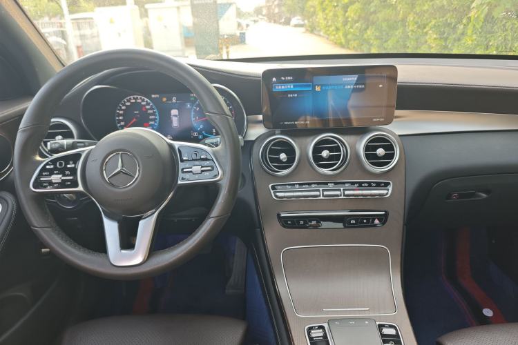 Used Mercedes-Benz GLC 2022 GLC 260 L 4MATIC Luxury Model Interior 9