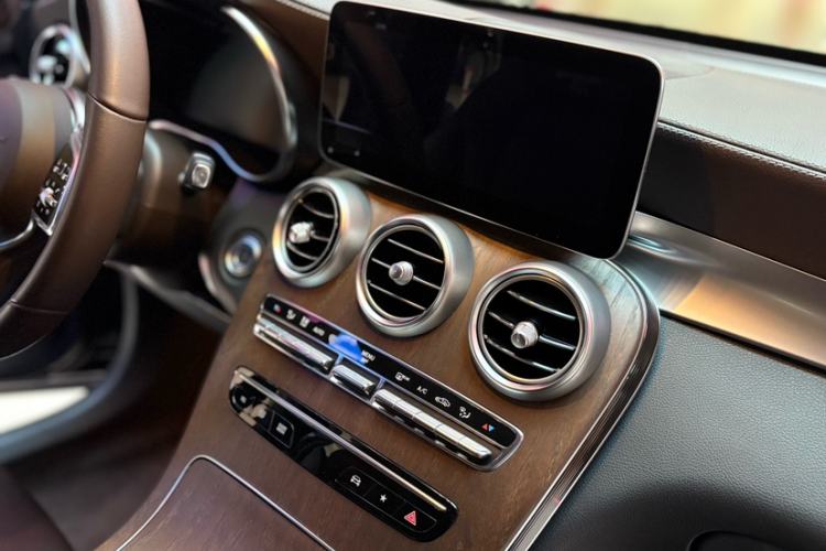 Used Mercedes-Benz GLC 2022 Refreshed GLC 300 L 4MATIC Dynamic Edition Prestige Version Interior 9