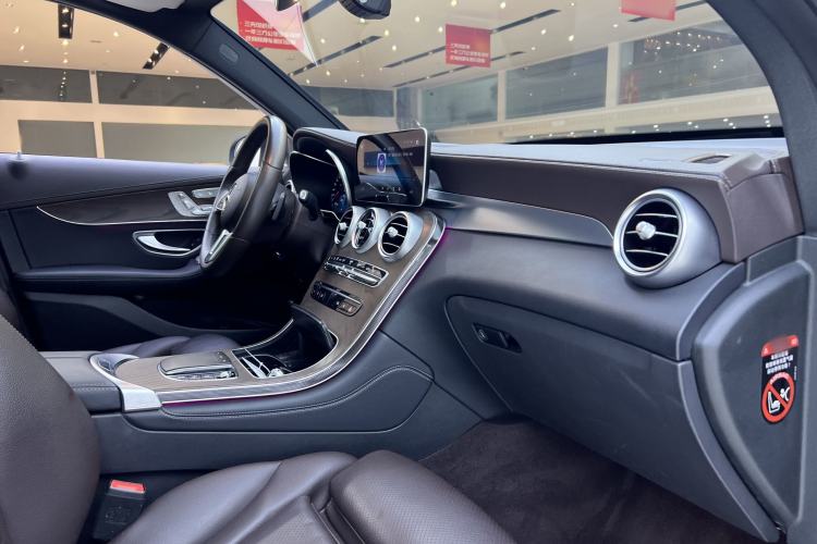 Used Mercedes-Benz GLC 2022 Refreshed GLC 300 L 4MATIC Dynamic Edition Interior 9