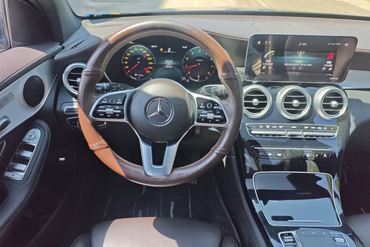 Used Mercedes-Benz GLC 2022 Facelifted GLC 260 L 4MATIC Dynamic Edition Interior 9