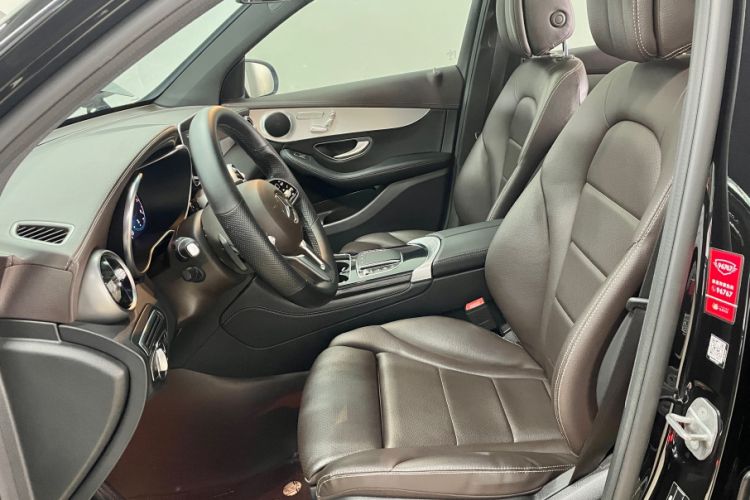 Used Mercedes-Benz GLC 2022 Second Facelift GLC 260 L 4MATIC Dynamic Edition Interior 9