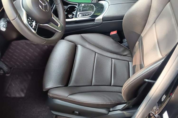 Used Mercedes-Benz GLC 2022 Facelifted GLC 260 L 4MATIC Dynamic Edition Left Front Seat
