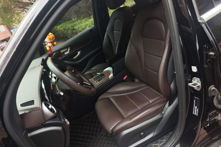 Used Mercedes-Benz GLC 2022 Second Facelift GLC 260 L 4MATIC Luxury Edition Left Front Seat