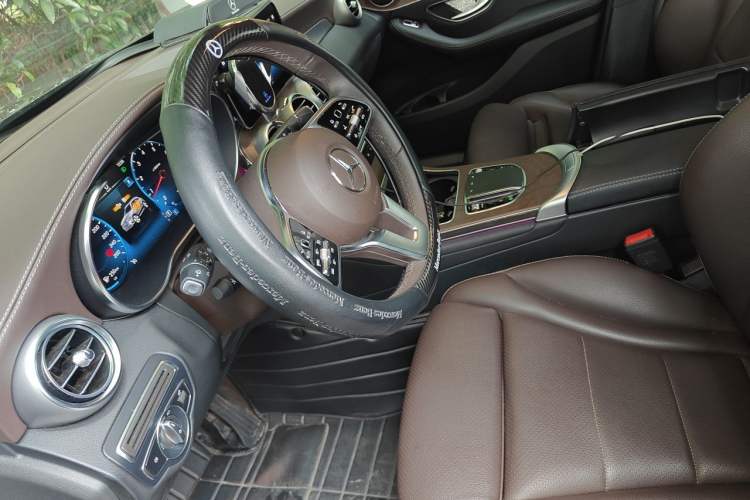 Used Mercedes-Benz GLC 2022 Refreshed GLC 300 L 4MATIC Dynamic Edition Prestige Version Left Front Seat