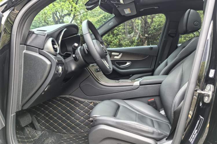 Used Mercedes-Benz GLC 2022 GLC 260 L 4MATIC Luxury Model Left Front Seat