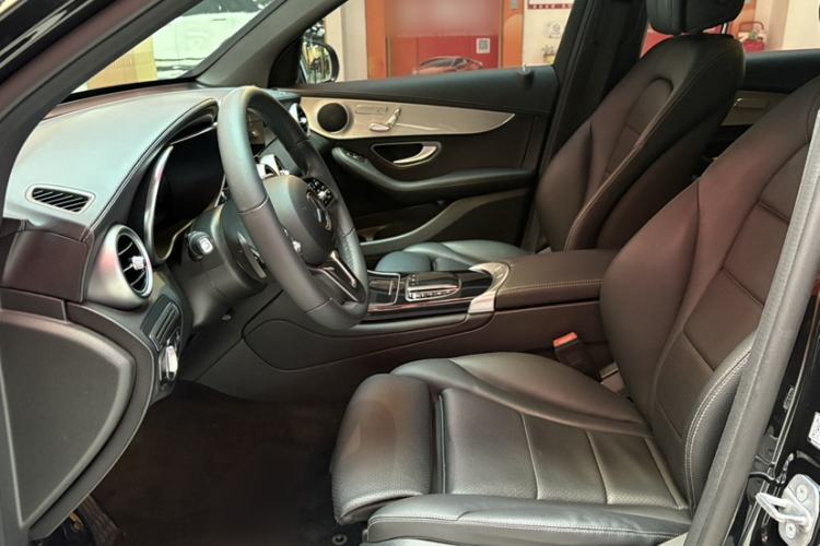 Used Mercedes-Benz GLC 2022 Facelifted GLC 260 L 4MATIC Dynamic Edition Left Front Seat