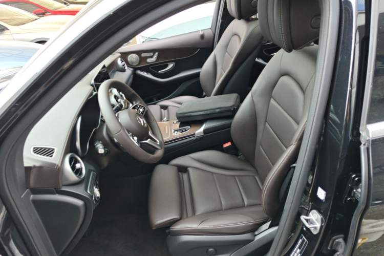 Used Mercedes-Benz GLC 2022 Refreshed GLC 300 L 4MATIC Dynamic Edition Prestige Version Left Front Seat