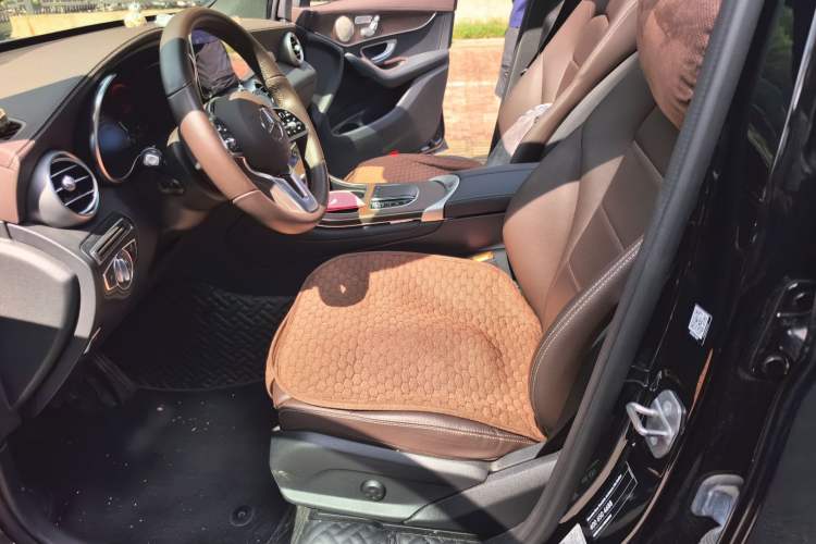 Used Mercedes-Benz GLC 2022 Refreshed GLC 300 L 4MATIC Dynamic Edition Prestige Version Left Front Seat