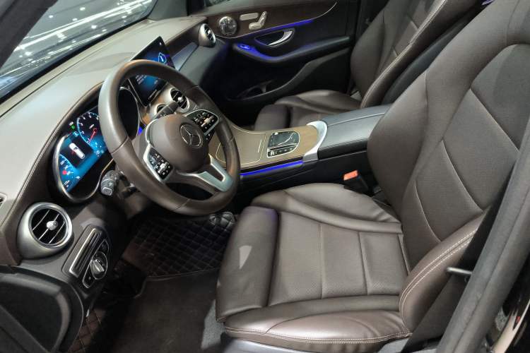 Used Mercedes-Benz GLC 2022 Second Facelift GLC 260 L 4MATIC Luxury Edition Left Front Seat