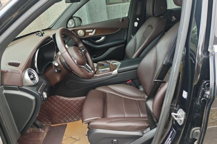 Used Mercedes-Benz GLC 2022 Facelift GLC 260 L 4MATIC Luxury Edition Left Front Seat