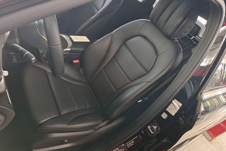 Used Mercedes-Benz GLC 2022 Refreshed GLC 300 L 4MATIC Dynamic Edition Prestige Version Left Front Seat