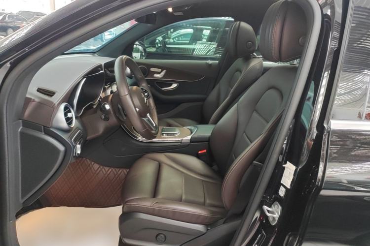 Used Mercedes-Benz GLC 2022 Second Facelift GLC 260 L 4MATIC Luxury Edition Left Front Seat