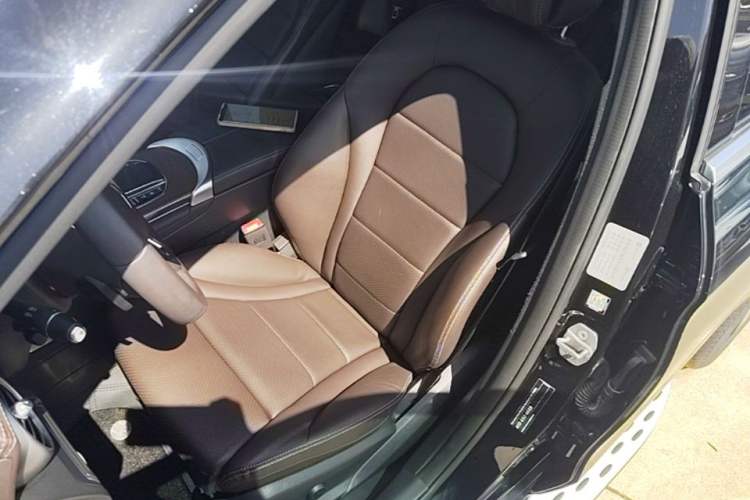 Used Mercedes-Benz GLC 2022 Refreshed GLC 300 L 4MATIC Dynamic Edition Prestige Version Left Front Seat