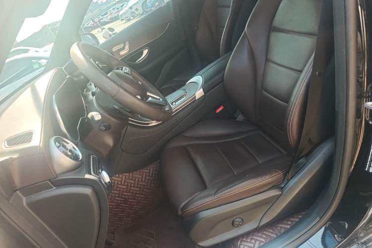 Used Mercedes-Benz GLC 2022 GLC 300 L 4MATIC Luxury Model Left Front Seat