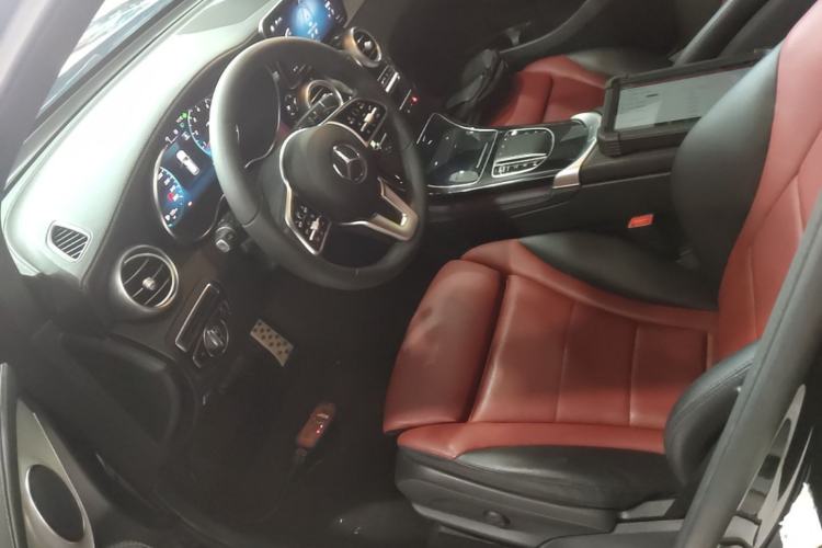 Used Mercedes-Benz GLC 2022 Facelift GLC 260 L 4MATIC Luxury Edition Left Front Seat