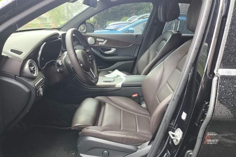 Used Mercedes-Benz GLC 2022 Facelift GLC 260 L 4MATIC Luxury Edition Left Front Seat