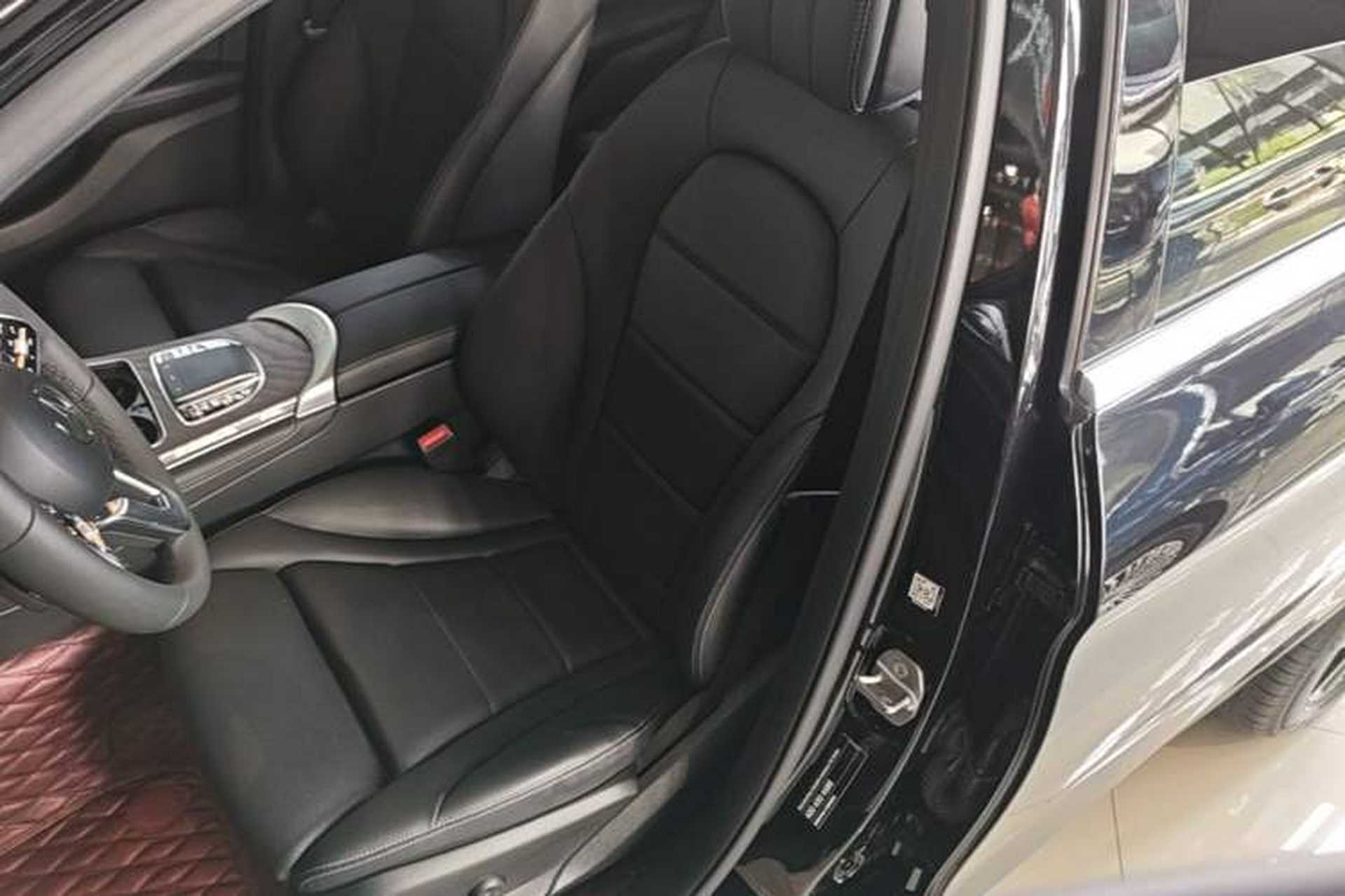 Used Mercedes-Benz GLC 2022 Second Facelift GLC 260 L 4MATIC Luxury Edition Left Front Seat