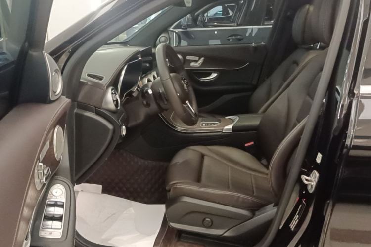 Used Mercedes-Benz GLC 2022 Second Facelift GLC 260 L 4MATIC Luxury Edition Left Front Seat