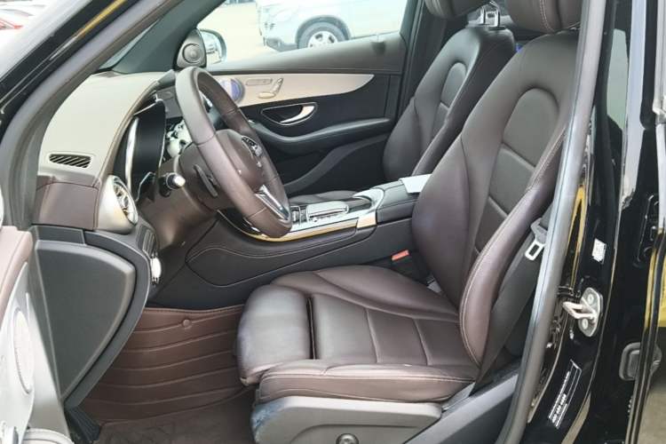Used Mercedes-Benz GLC 2022 Refreshed GLC 260 L 4MATIC Dynamic Edition Left Front Seat