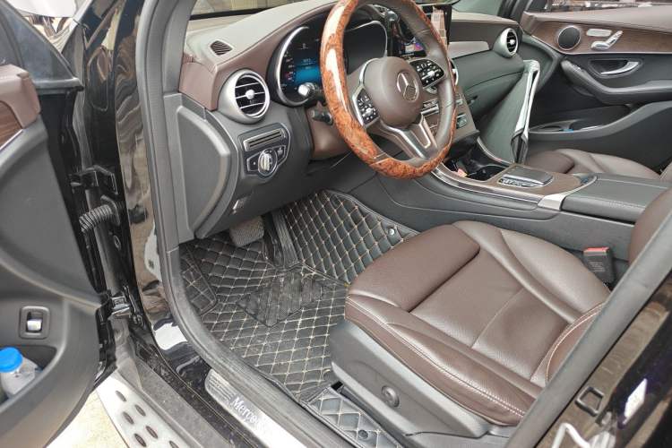 Used Mercedes-Benz GLC 2022 Refreshed GLC 300 L 4MATIC Dynamic Edition Prestige Version Left Front Seat
