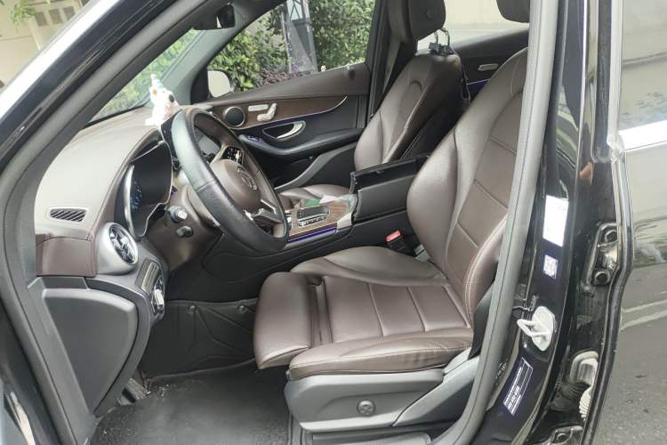 Used Mercedes-Benz GLC 2022 Second Facelift GLC 260 L 4MATIC Luxury Edition Left Front Seat