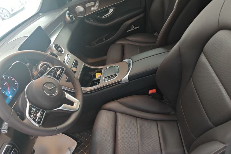 Used Mercedes-Benz GLC 2022 Second Facelift GLC 260 L 4MATIC Luxury Edition Left Front Seat