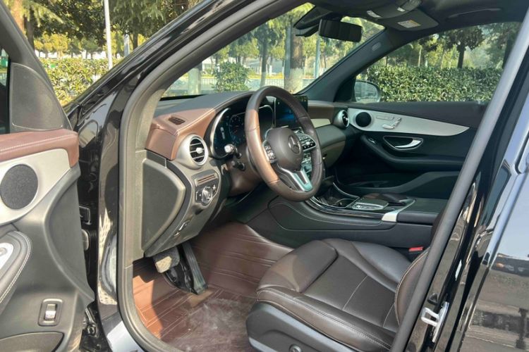Used Mercedes-Benz GLC 2022 Second Facelift GLC 260 L 4MATIC Dynamic Edition Left Front Seat