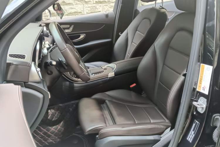 Used Mercedes-Benz GLC 2022 Refreshed GLC 300 L 4MATIC Dynamic Edition Prestige Version Left Front Seat
