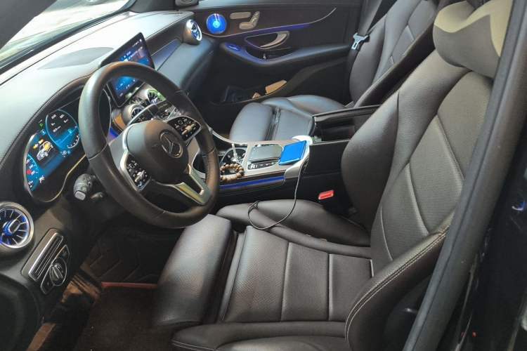 Used Mercedes-Benz GLC 2022 Facelift GLC 260 L 4MATIC Luxury Edition Left Front Seat