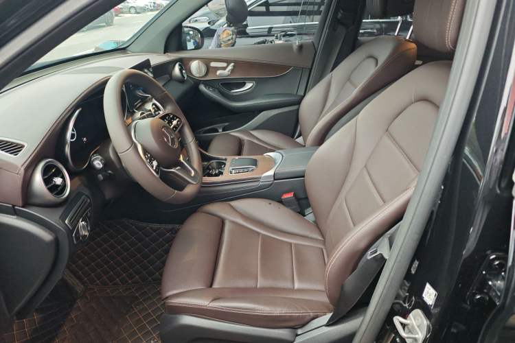 Used Mercedes-Benz GLC 2022 GLC 300 L 4MATIC Dynamic Model Left Front Seat