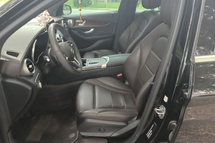 Used Mercedes-Benz GLC 2022 Second Facelift GLC 260 L 4MATIC Luxury Edition Left Front Seat