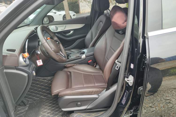 Used Mercedes-Benz GLC 2022 Refreshed GLC 260 L 4MATIC Dynamic Edition Left Front Seat