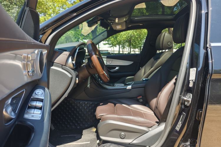 Used Mercedes-Benz GLC 2022 Facelifted GLC 260 L 4MATIC Dynamic Edition Left Front Seat