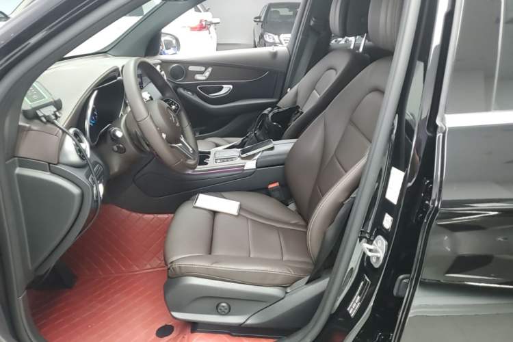 Used Mercedes-Benz GLC 2022 Second Facelift GLC 260 L 4MATIC Luxury Edition Left Front Seat