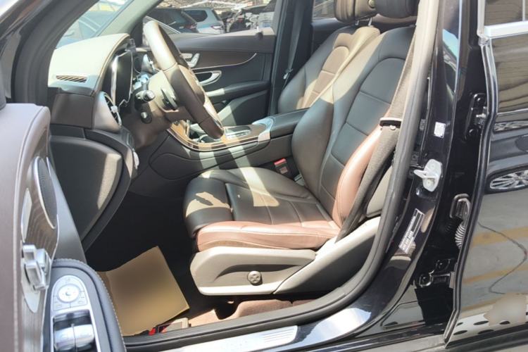Used Mercedes-Benz GLC 2022 Second Facelift GLC 260 L 4MATIC Luxury Edition Left Front Seat