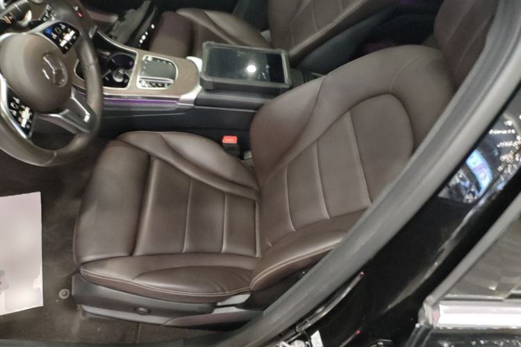 Used Mercedes-Benz GLC 2022 Facelift GLC 260 L 4MATIC Luxury Edition Left Front Seat