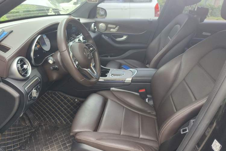Used Mercedes-Benz GLC 2022 Refreshed GLC 300 L 4MATIC Dynamic Edition Prestige Version Left Front Seat