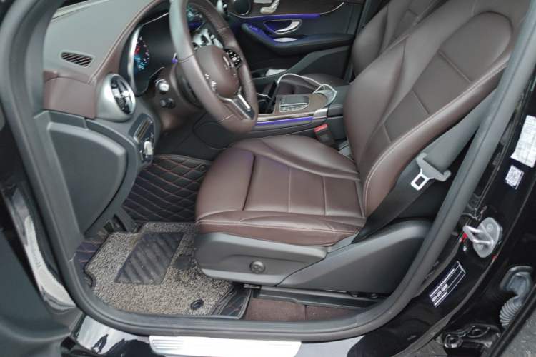 Used Mercedes-Benz GLC 2022 Second Facelift GLC 260 L 4MATIC Luxury Edition Left Front Seat