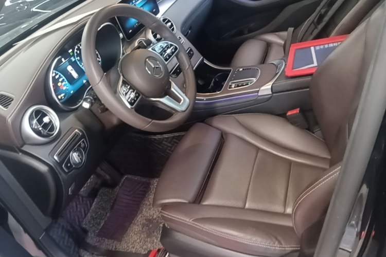 Used Mercedes-Benz GLC 2022 Second Facelift GLC 260 L 4MATIC Luxury Edition Left Front Seat