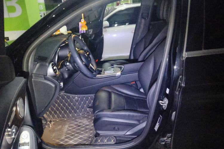 Used Mercedes-Benz GLC 2022 Second Facelift GLC 260 L 4MATIC Luxury Edition Left Front Seat