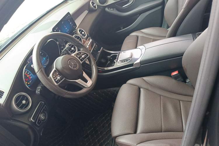 Used Mercedes-Benz GLC 2022 Facelifted GLC 260 L 4MATIC Dynamic Edition Left Front Seat